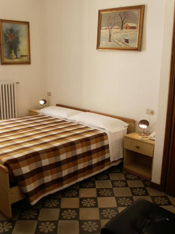 Albergo Corona Salsomaggiore Terme Habitación foto