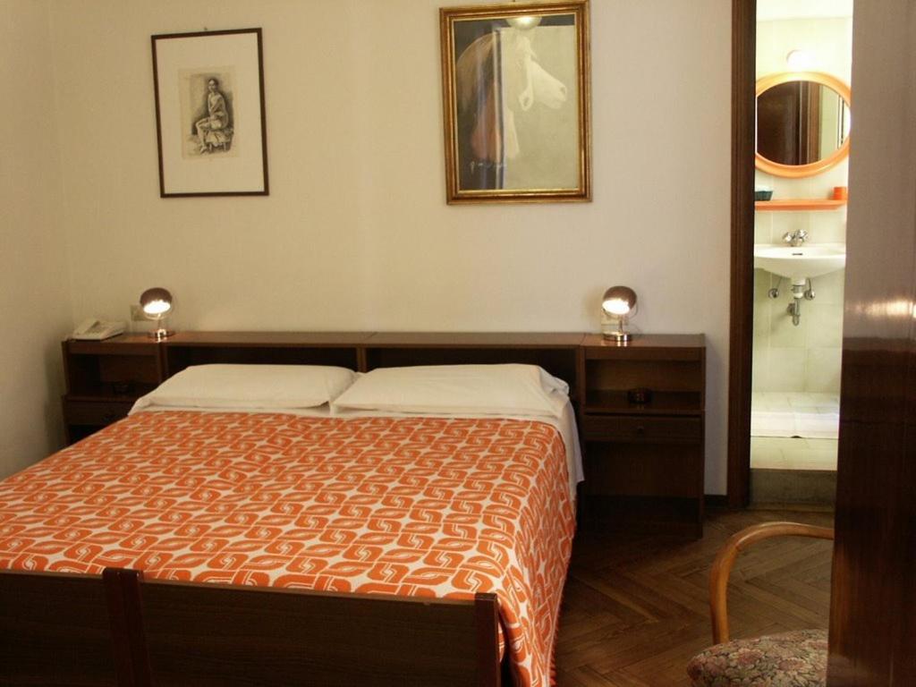 Albergo Corona Salsomaggiore Terme Exterior foto