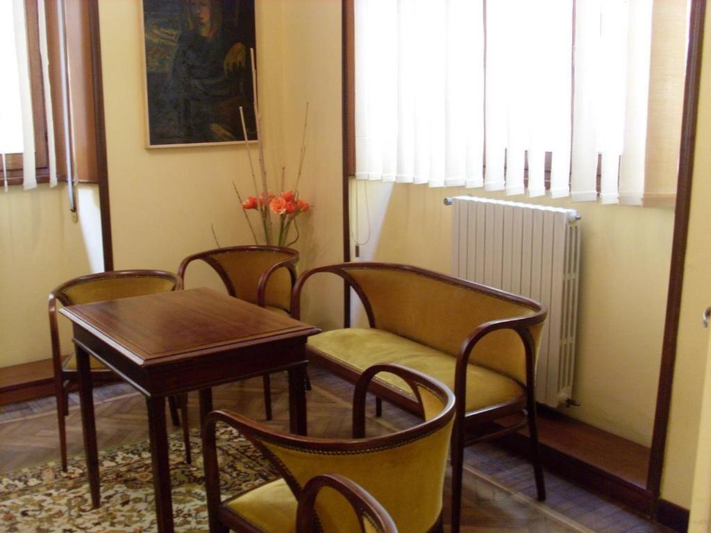 Albergo Corona Salsomaggiore Terme Exterior foto