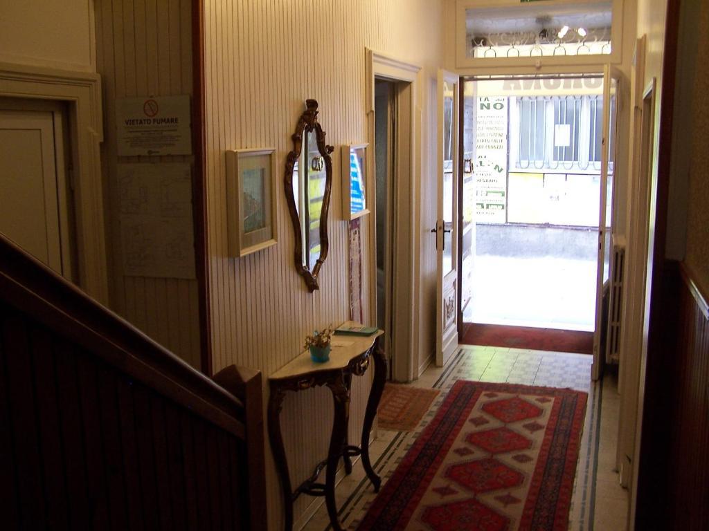 Albergo Corona Salsomaggiore Terme Exterior foto