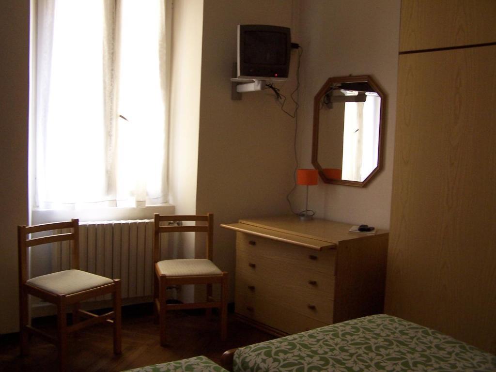 Albergo Corona Salsomaggiore Terme Habitación foto